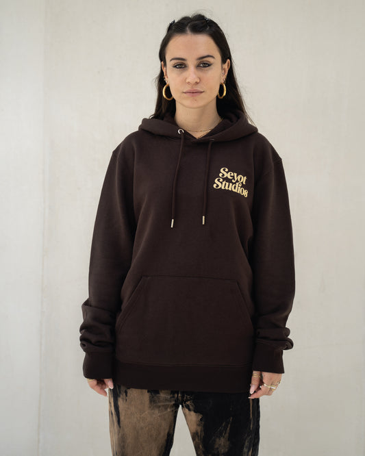 sweatshirt marron avec sérigraphie gonflante beige Seyot première collection